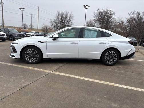 2025 Hyundai SONATA Hybrid SE