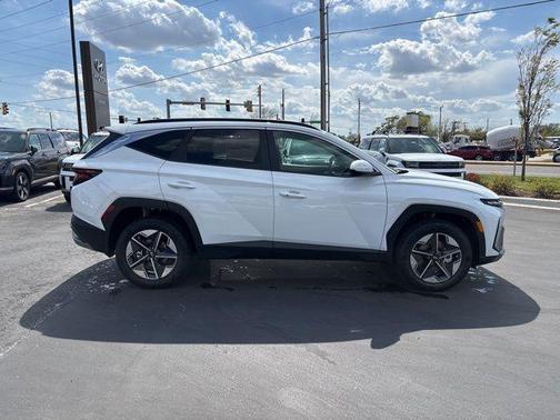 Creamy White Pearl 2026 Hyundai TUCSON Hybrid SEL