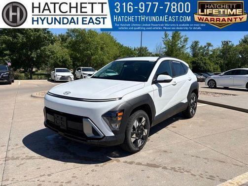 Atlas White 2025 Hyundai KONA SEL