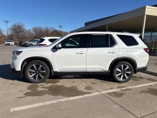 2023 Honda Pilot AWD Elite