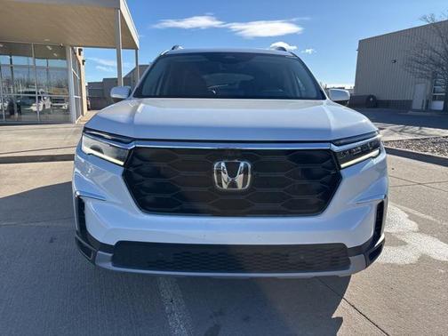 2023 Honda Pilot AWD Elite