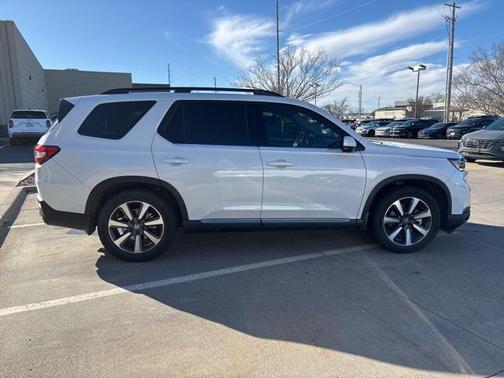 2023 Honda Pilot AWD Elite