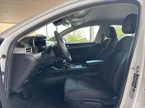 2022 Kia K5 LXS