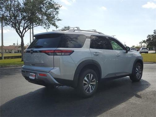 2025 Nissan Pathfinder SL