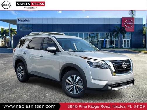 2025 Nissan Pathfinder SL