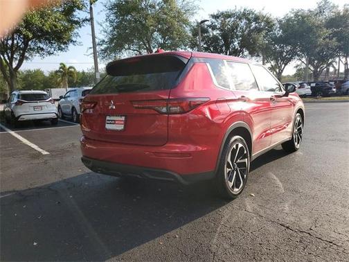 2022 Mitsubishi Outlander ES