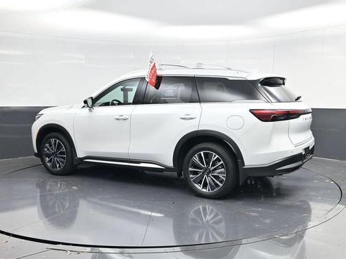 Radiant White 2026 INFINITI QX60 Luxe