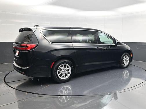 2023 Chrysler Pacifica Touring-L