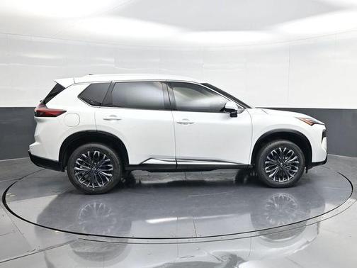 Everest White P 2026 Nissan Rogue Platinum