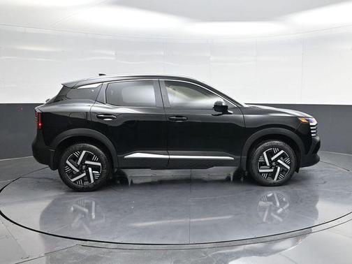 Super Black 2026 Nissan Kicks SV