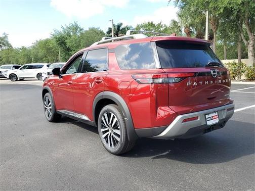 2025 Nissan Pathfinder Platinum