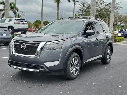 2025 Nissan Pathfinder SL