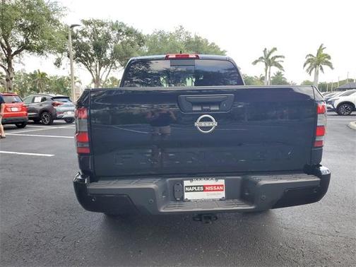 2025 Nissan Frontier SV