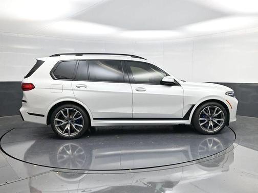 White Metallic 2020 BMW X7 M50i