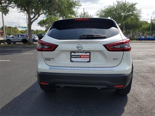 2022 Nissan Rogue Sport SV