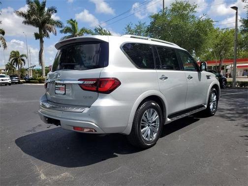 2023 INFINITI QX80 Luxe