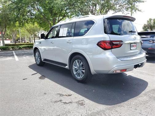 2023 INFINITI QX80 Luxe
