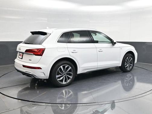 2024 Audi Q5 45 S line quattro Premium