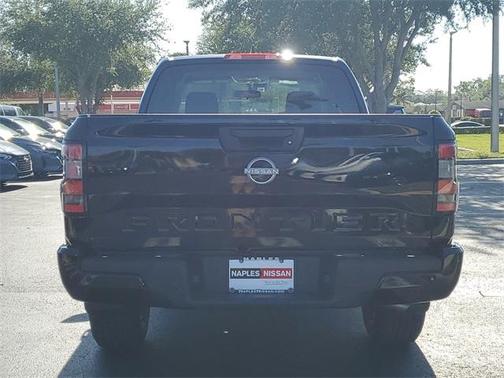 2025 Nissan Frontier SV