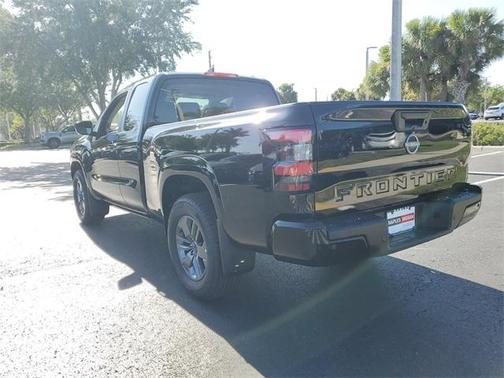 2025 Nissan Frontier SV
