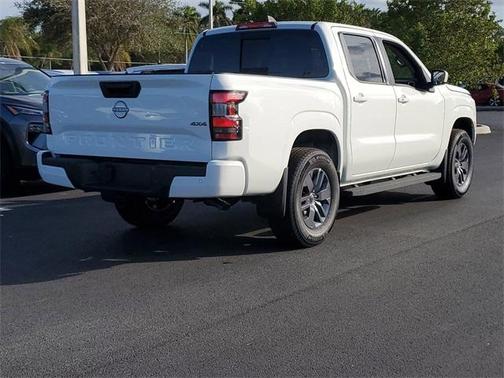 2025 Nissan Frontier SV