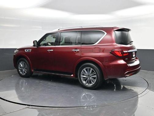2022 INFINITI QX80 Luxe