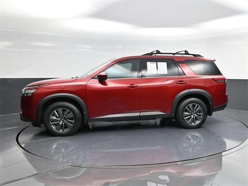 2024 Nissan Pathfinder SV