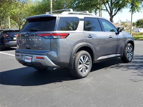 2025 Nissan Pathfinder SL