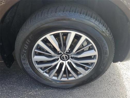 2022 Nissan Armada SL