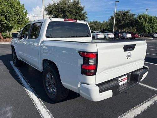 2025 Nissan Frontier SV