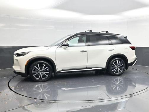 2 Tone Majestic White 2023 INFINITI QX60 AUTOGRAPH
