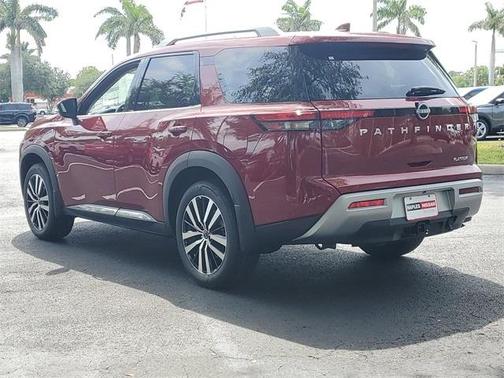 2025 Nissan Pathfinder Platinum