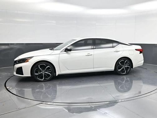 White 2024 Nissan Altima 2.5 SR