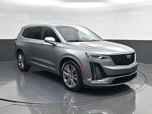 Silver Metallic 2023 Cadillac XT6 Premium Luxury FWD