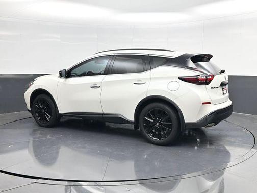 White 2023 Nissan Murano SV