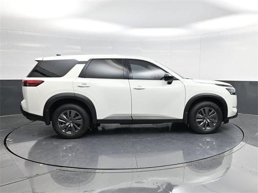 2024 Nissan Pathfinder S