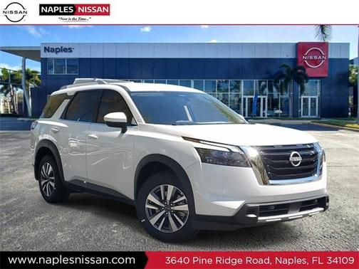 2025 Nissan Pathfinder SL