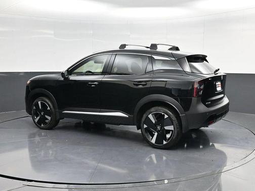 Super Black 2026 Nissan Kicks SR