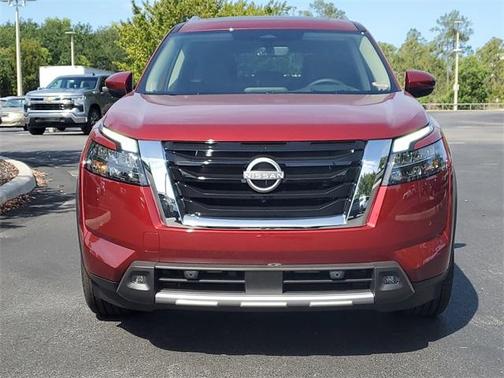 2025 Nissan Pathfinder Platinum