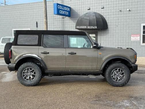 2025 Ford Bronco Badlands