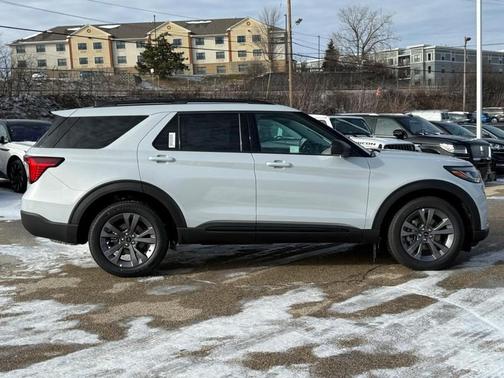 2026 Ford Explorer Active (200A)