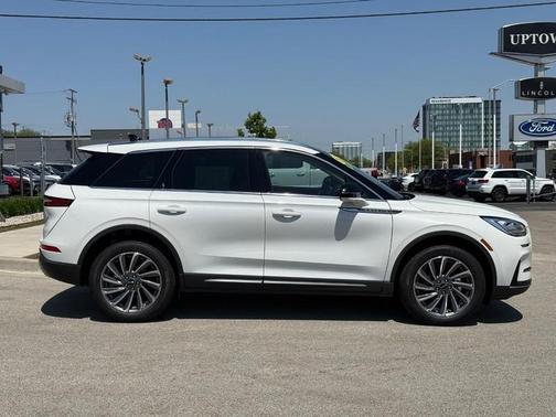 PRISTINE WHITE MET 3C 2023 Lincoln Corsair Reserve