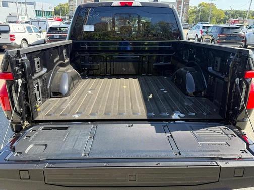 2025 Ford F-150 Lightning Platinum