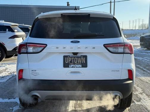 Oxford White 2022 Ford Escape SE