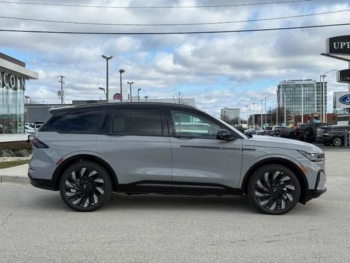 Gray Matter Metallic Clearcoat 2026 Lincoln Nautilus Reserve