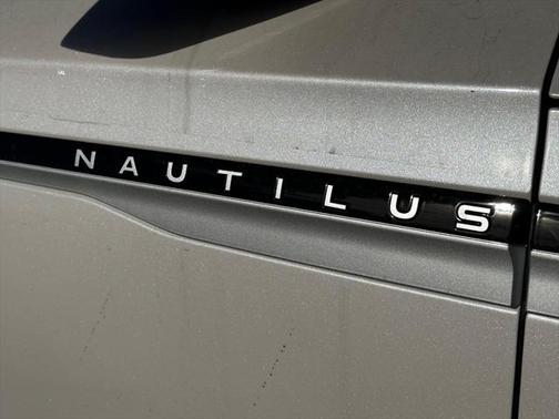 2025 Lincoln Nautilus Reserve