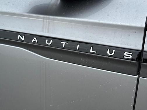 2025 Lincoln Nautilus Reserve