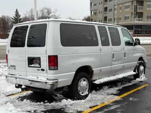 2014 Ford E350 Super Duty XLT