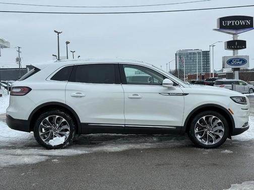 2021 Lincoln Nautilus Reserve