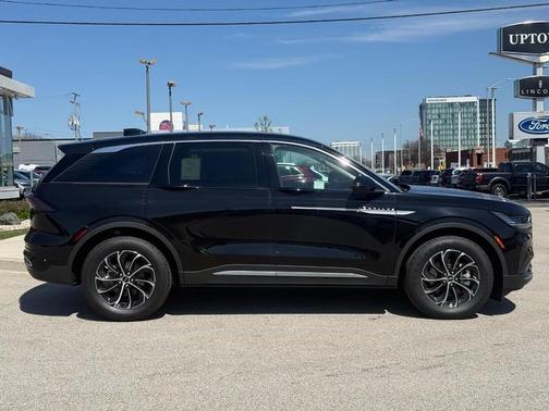 INFINITE BLACK MET CC 2026 Lincoln Nautilus Premiere